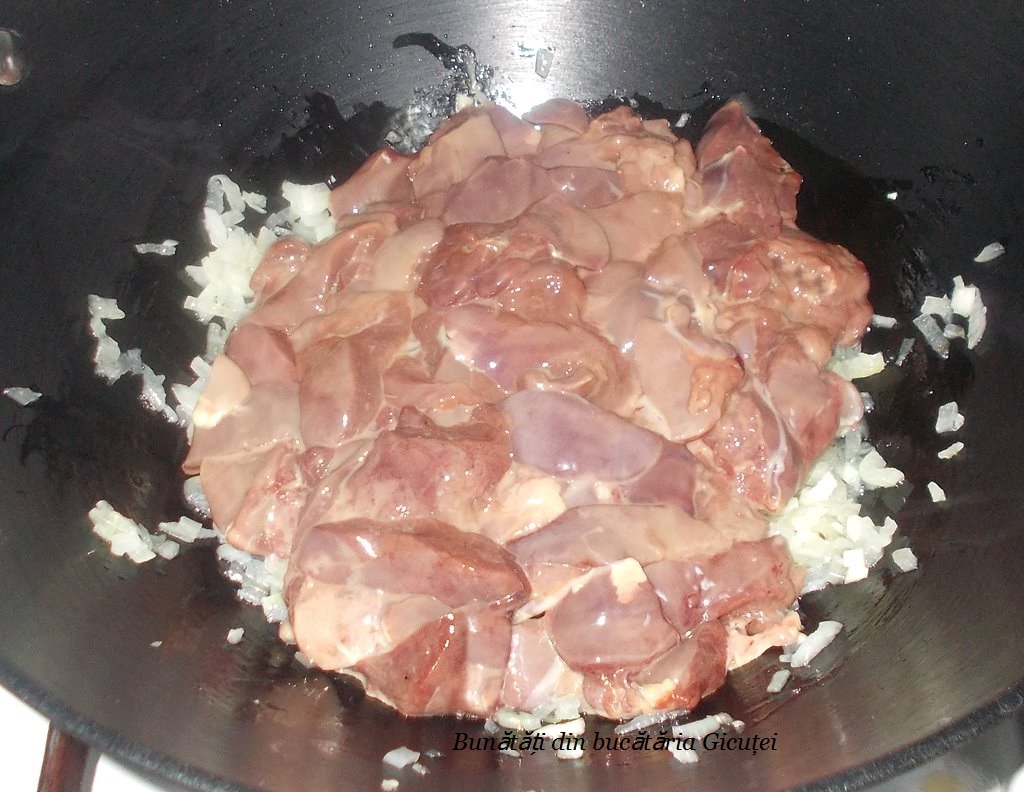 adaugare ficatei peste ceapa