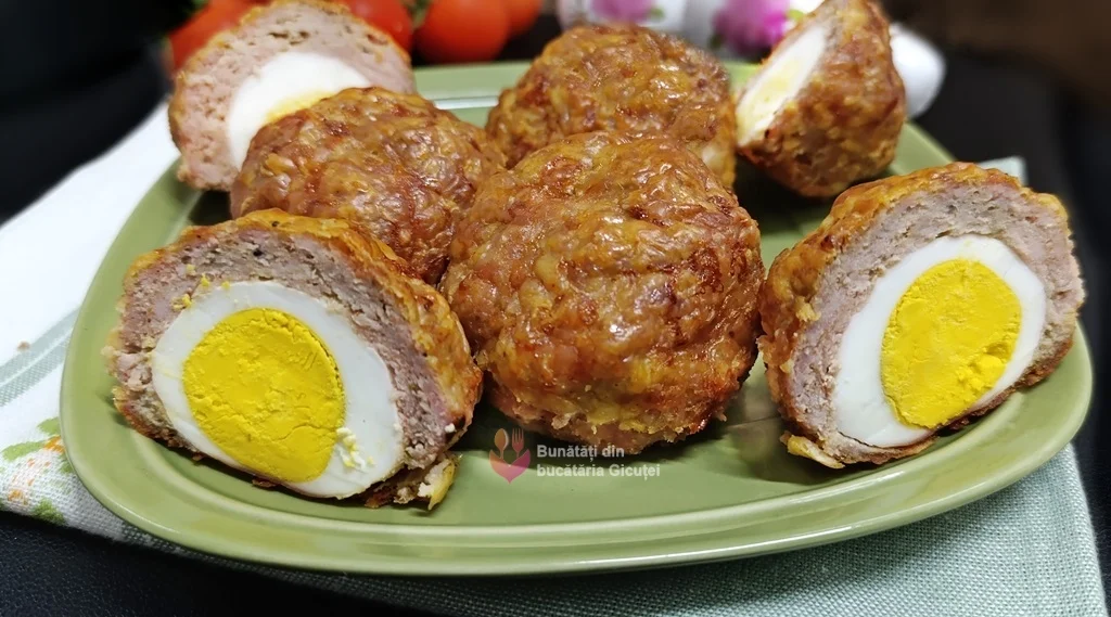 chiftele umplute cu oua fierte la cuptor