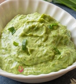 Sos de usturoi verde sau leurdă