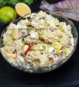 Salata cu cartofi si pui (a la Gicuța)
