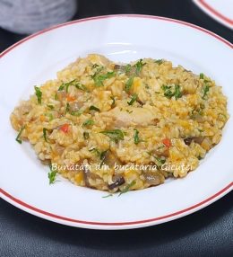 Pilaf cu legume si carne de pui