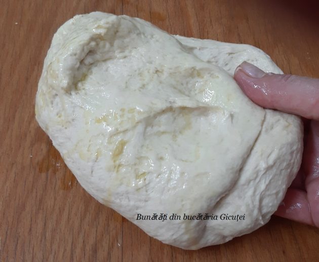 aluat de pizza framantat cu ulei
