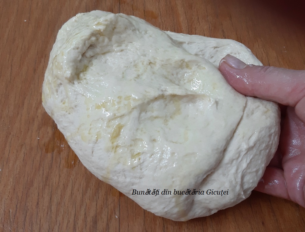 aluat de pizza framantat cu ulei