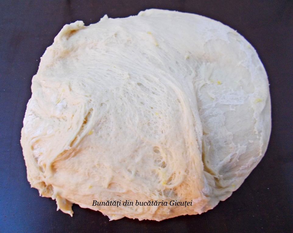 aluatul pentru mucenici dospit