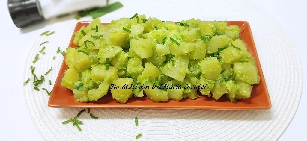 cartofi cu sos de usturoi verde