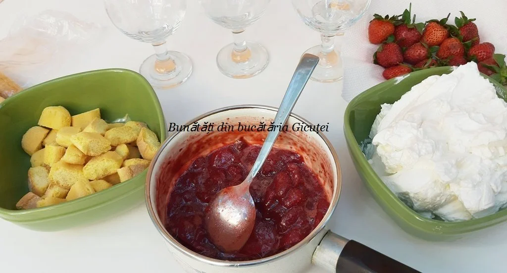 ingredientele pentru desert la pahar