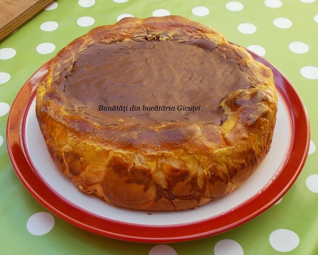 pasca asezata pe platou