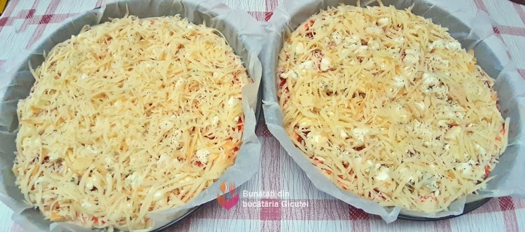 pizza inainte de coacere