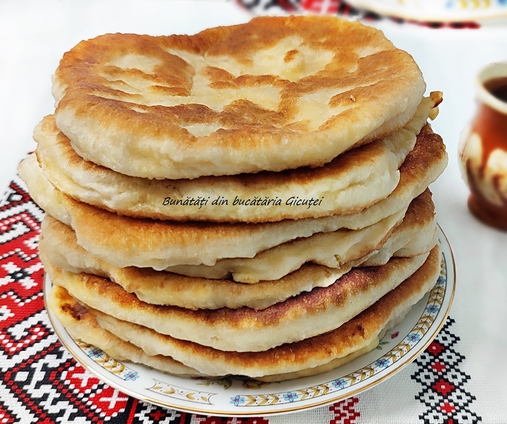 placinte la tigaie cu branza sarata