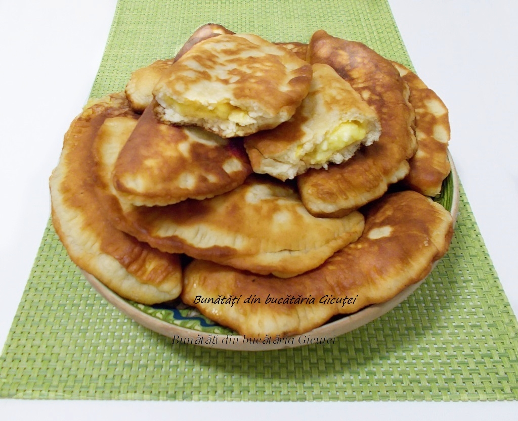 placinte(branzoaice) cu branza in tigaie