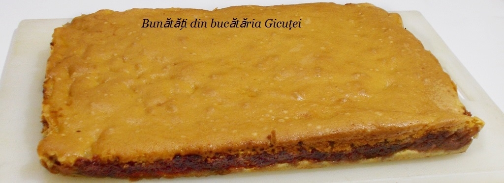 prajitura scoasa din tava