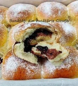 Bucte pufoase cu gem – chifle dulci sau gogoși la cuptor