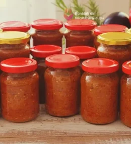 Zacuscă de vinete și ciuperci