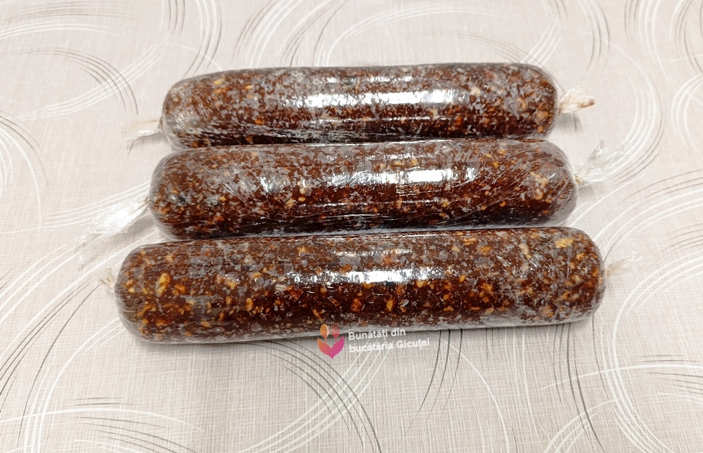 salam de biscuiti gata de pus in frigider