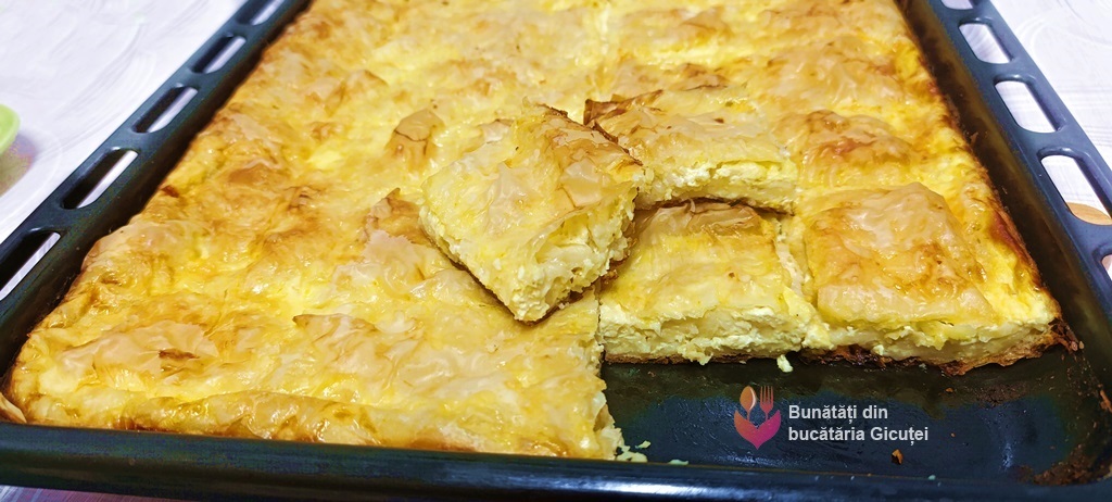 placinta cu branza si iaurt potionata partial