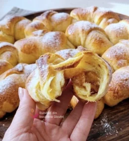 Cornuri pufoase cu gem și nucă – rețetă simplă