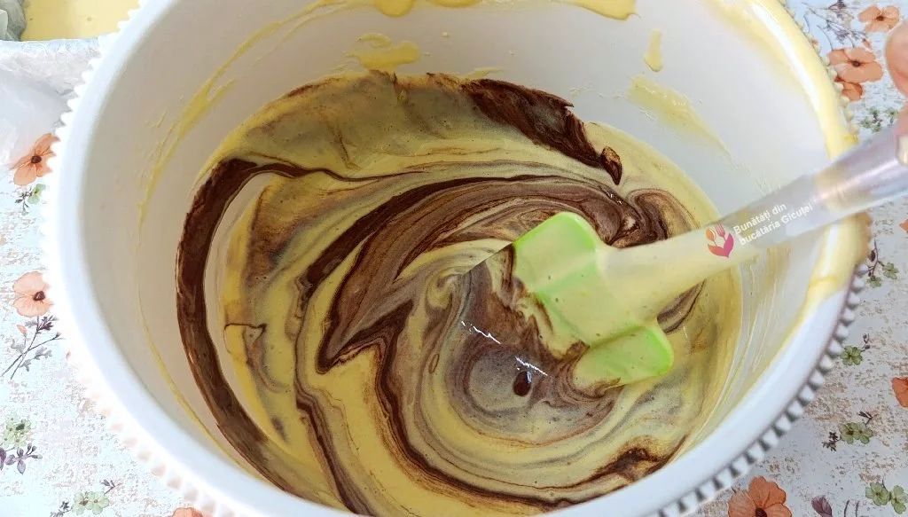 amestecare cacao in compozitia de chec